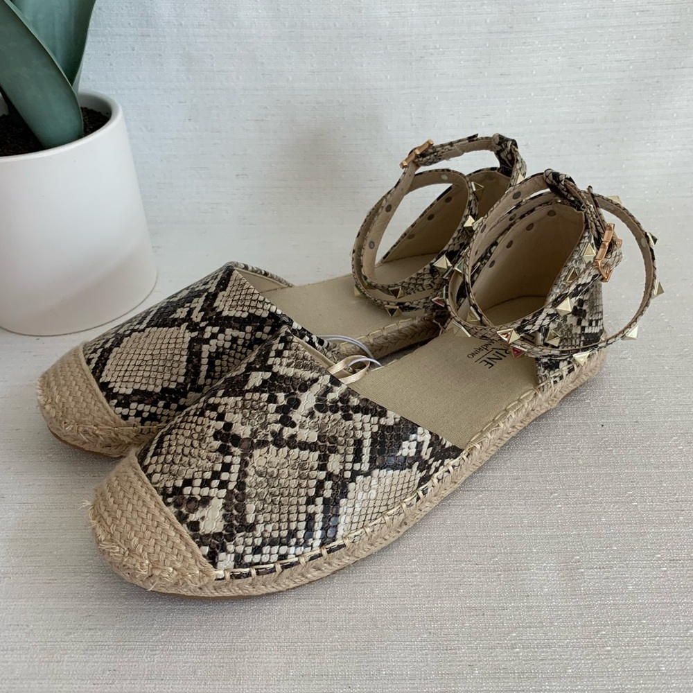 New Catherine Snake Print Spike Ankle Strap Espadrille Flats Woman’s 9
